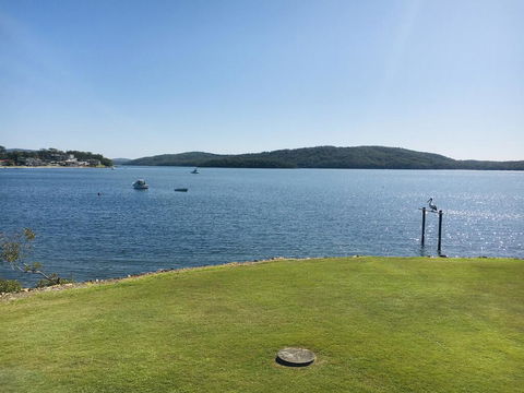 2 The Shores Soldiers Point - Waterfront - Uninterrupted Water Views INCLUDING ALL LINEN & TOWELS, Free Wi-Fi - Accommodation ACT 1