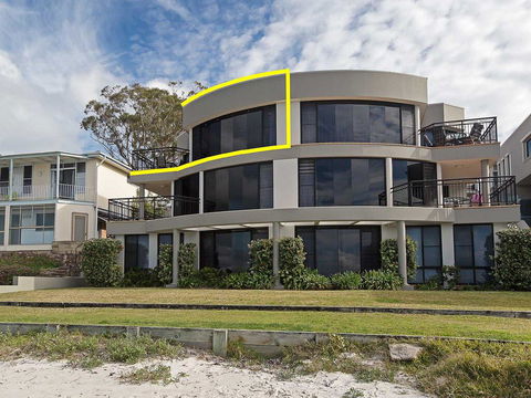 2/137 Soldiers Point Road - Luxury Unit On The Waterfront With Aircon And Free Unlimited Wi Fi - Accommodation ACT 1