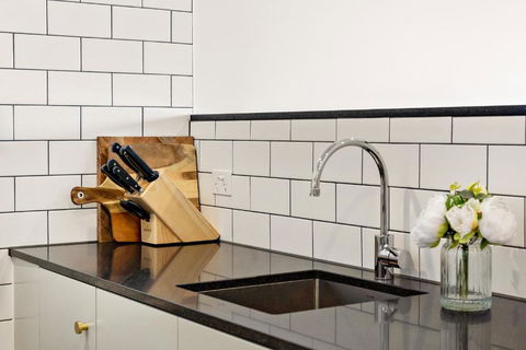 Beautiful Light Filled Apartment - Accommodation ACT 3