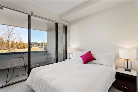 Beautiful Light Filled Apartment - Accommodation ACT 0