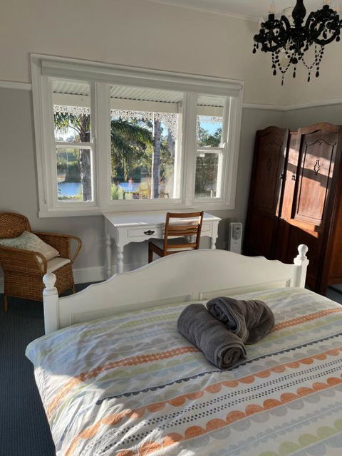 Bylands Cottage Historic Home - Tambo River Views And Pet Friendly - Accommodation ACT 3