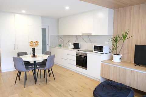 CBD Japanese Retreat 2BR 1P Brekky Wifi Netflix - Accommodation ACT 4