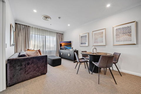 Center 1-Bed With Sauna, Gym, BBQ & Parking - Accommodation ACT 2