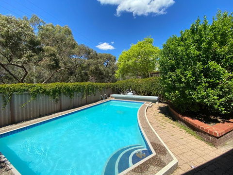 Creek Front House - Accommodation ACT 0