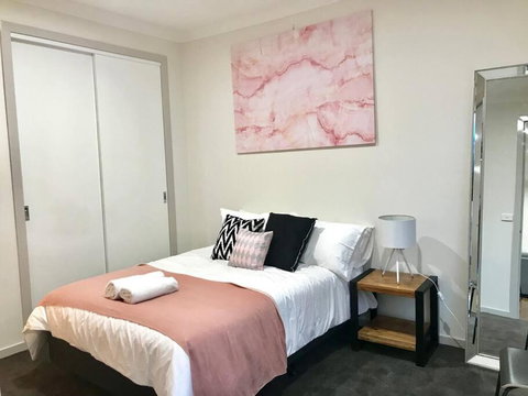 D112 Braybrook Central Stay-Great Getaway - Accommodation ACT 0