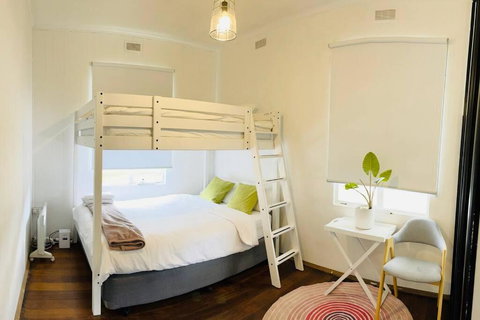 D123 Super Sun Shine Stay - Accommodation ACT 3