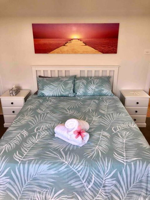 DELUXE Escape! Central, NEW & Spacious 3 Bed - Accommodation ACT 1