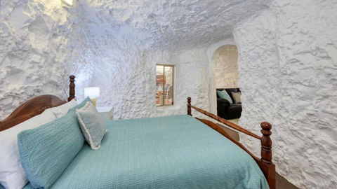 Desert Hideaway - Underground Living - White Cliffs - Accommodation ACT 4