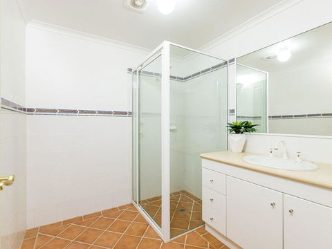 3 'Peninsula Waters', 2-4 Soldiers Point Rd - Beautiful Air Conditioned Unit With Pool, Lift & WIFI - Accommodation ACT 2