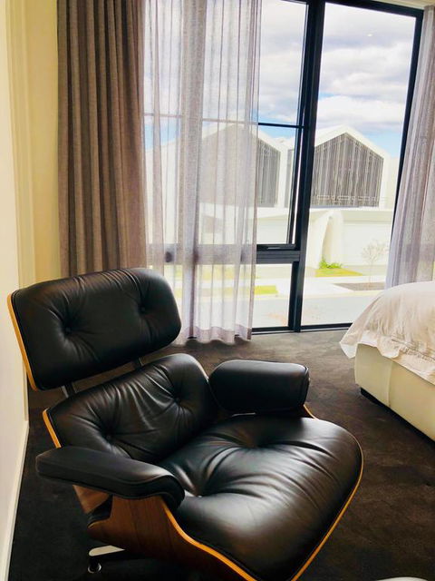 3 Bedroom Executive Luxury Beachside Townhouse - Accommodation ACT 3