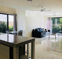 3 Bedroom Executive Luxury Beachside Townhouse - Accommodation ACT