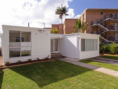 3 Lillian Street - Fantastic House So Close To The Water - Accommodation ACT 0