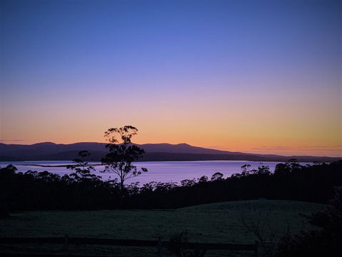 32 Zachary Drive Farm Stay Iconic Water Views - Accommodation ACT 0