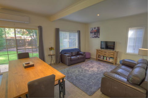 406 Back Porepunkah Road, Bright - Accommodation ACT 2