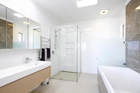 42 Bryan Street - Accommodation ACT 3