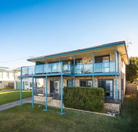 45 Hillside Cres Beach House - Accommodation ACT