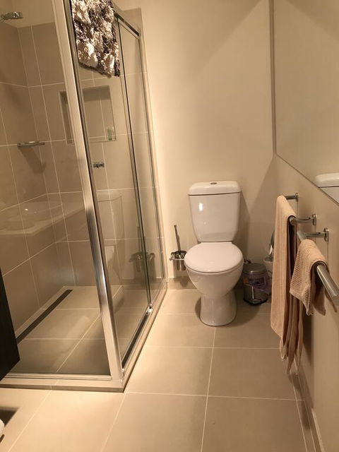 5 Star Room With Own Bathroom - Singles, Couples, Families Or Executives - Accommodation ACT 2