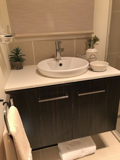 5 Star Room With Own Bathroom - Singles, Couples, Families Or Executives - Accommodation ACT 3