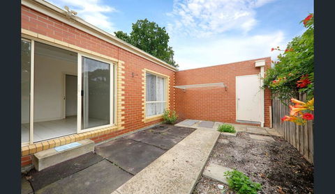 6 CAN STAY, CENTRAL GLEN WAVERLEY - Accommodation ACT 1