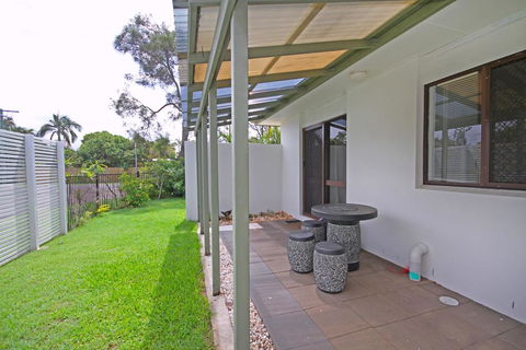 6 Petrie Ave, Marcoola, Pet Friendly, Linen Supplied - Accommodation ACT 3
