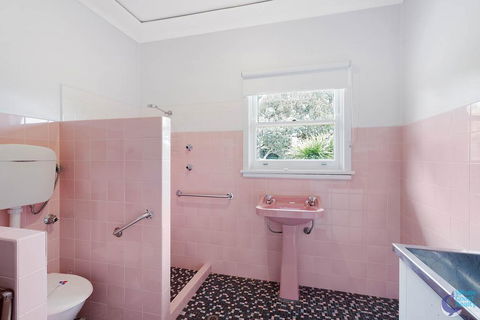 84 Ocean Parade - Accommodation ACT 1