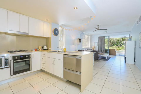 A Deluxe Swim Up - Drift Apartments South - Accommodation ACT 2