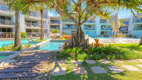 A Deluxe Swim Up - Drift Apartments South - Accommodation ACT 3