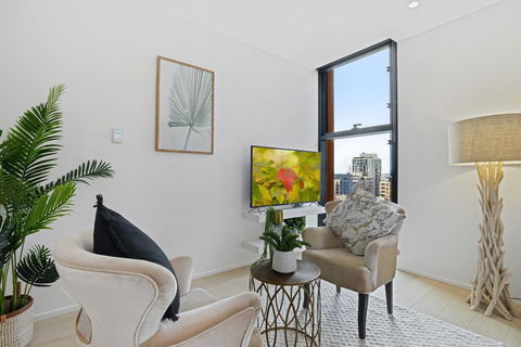 A Luxury Home Hidden In The Urban Oasis - Accommodation ACT 1