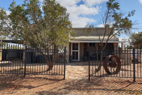 A Real Bush Retreat. Kangas, Emus & Starry Skies. - Accommodation ACT 0