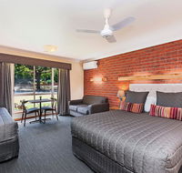 AAt 28 Goldsmith Motel - Accommodation ACT