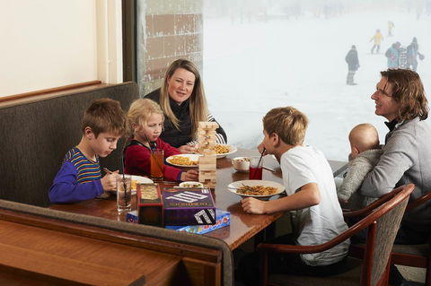 Abom Hotel - Accommodation ACT 3