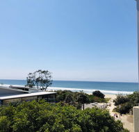 Absolute Beachfront - Cabarita Beach - Ocean Views - 3 Bed Apartment - Accommodation ACT