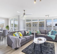 Absolute beachfront penthouse Castaways Beach - Accommodation ACT