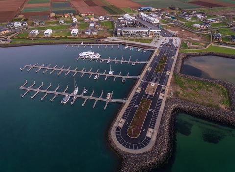 Absolute Waterfront Apt 319 Lighthouse - Accommodation ACT 2