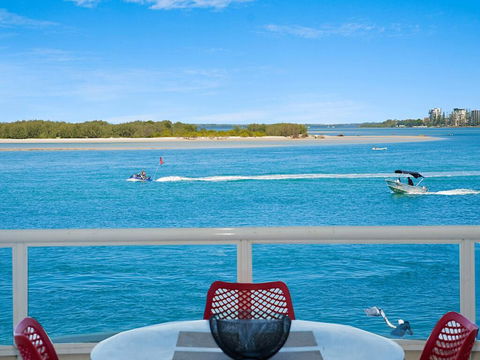 Absolute Waterfront On The Pumicestone Passage - Accommodation ACT 1