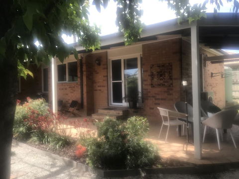 Acacia House - Central Healesville - Yarra Valley - Accommodation ACT 3