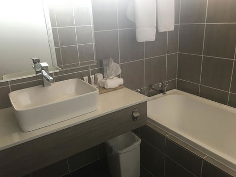 Acacia Motor Lodge - Accommodation ACT 3
