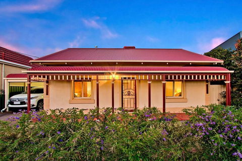 Adelaide 4 Bedroom House With Pool - Accommodation ACT 1