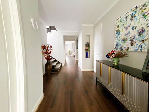 DnF House In Williams Landing - Accommodation ACT 2