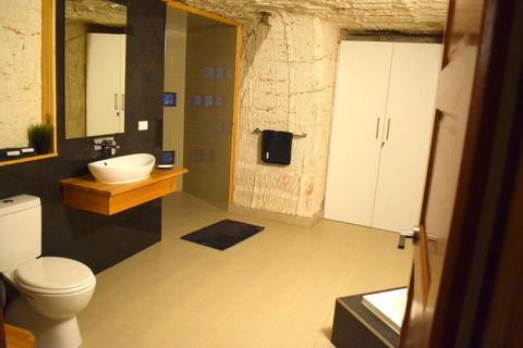 Dug Out B&B - Accommodation ACT 3