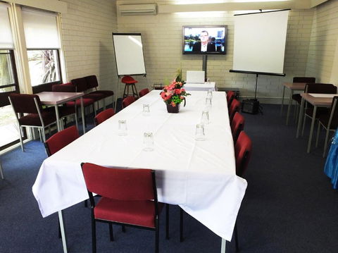 Edinburgh Motor Inn - Accommodation ACT 4