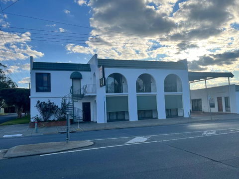 El Toro Motel - Accommodation ACT 4