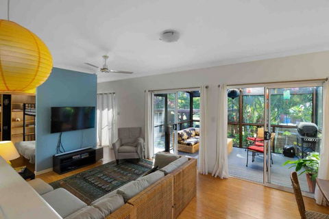 Enchanted Garden Cottage With Bikes And Air Con - Accommodation ACT 3