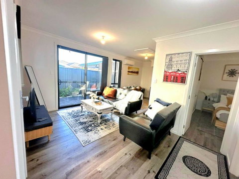 Entire 2br, Hideaway - Accommodation ACT 0