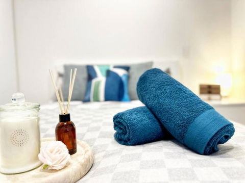 ES2410-2Bed 2Bath Vision Apt With Balcony, Pool & Gym - Accommodation ACT 2