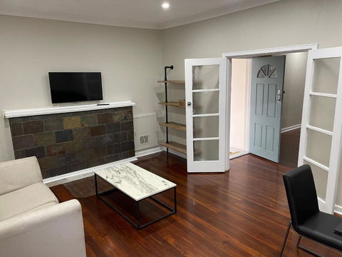 Executive Central Home - Accommodation ACT 3