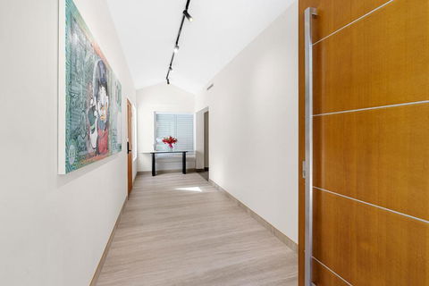 Exquisite Oasis Family Retreat - Accommodation ACT 3