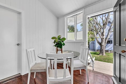 Gabba Central 2 Separate Homes 1 Block 6 Bdrms - Accommodation ACT 4