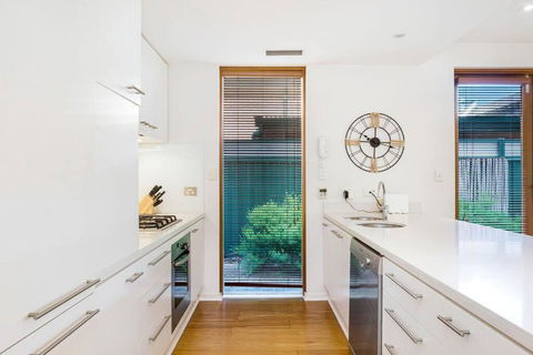 Goodie Goodwood Family Home - Accommodation ACT 3