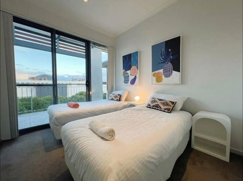 GW24-1 BATH 2 BR At The Glen With FREE Parking And Balcony - Accommodation ACT 1